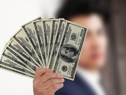 Jeszcze wczoraj nie miał nic, do dzisiaj gdy rodzice nie zrobili sukcesji firmy Czyli opowieść o sukcesie, który sam się zrobił – przez pokolenia